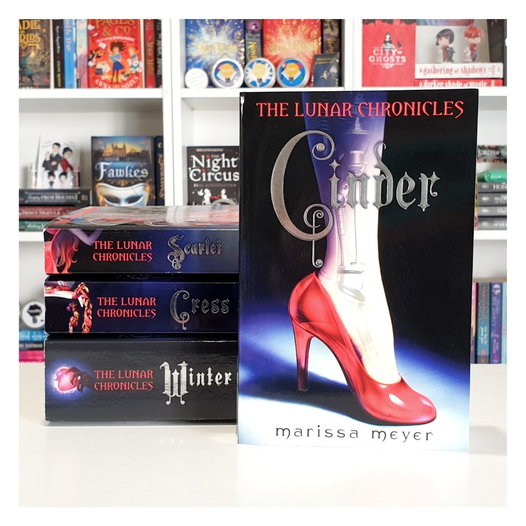 Review – Cinder by Marissa Meyer